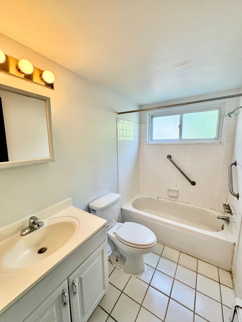 Ypsilanti Apartment: 1100 W. Michigan Ave.
