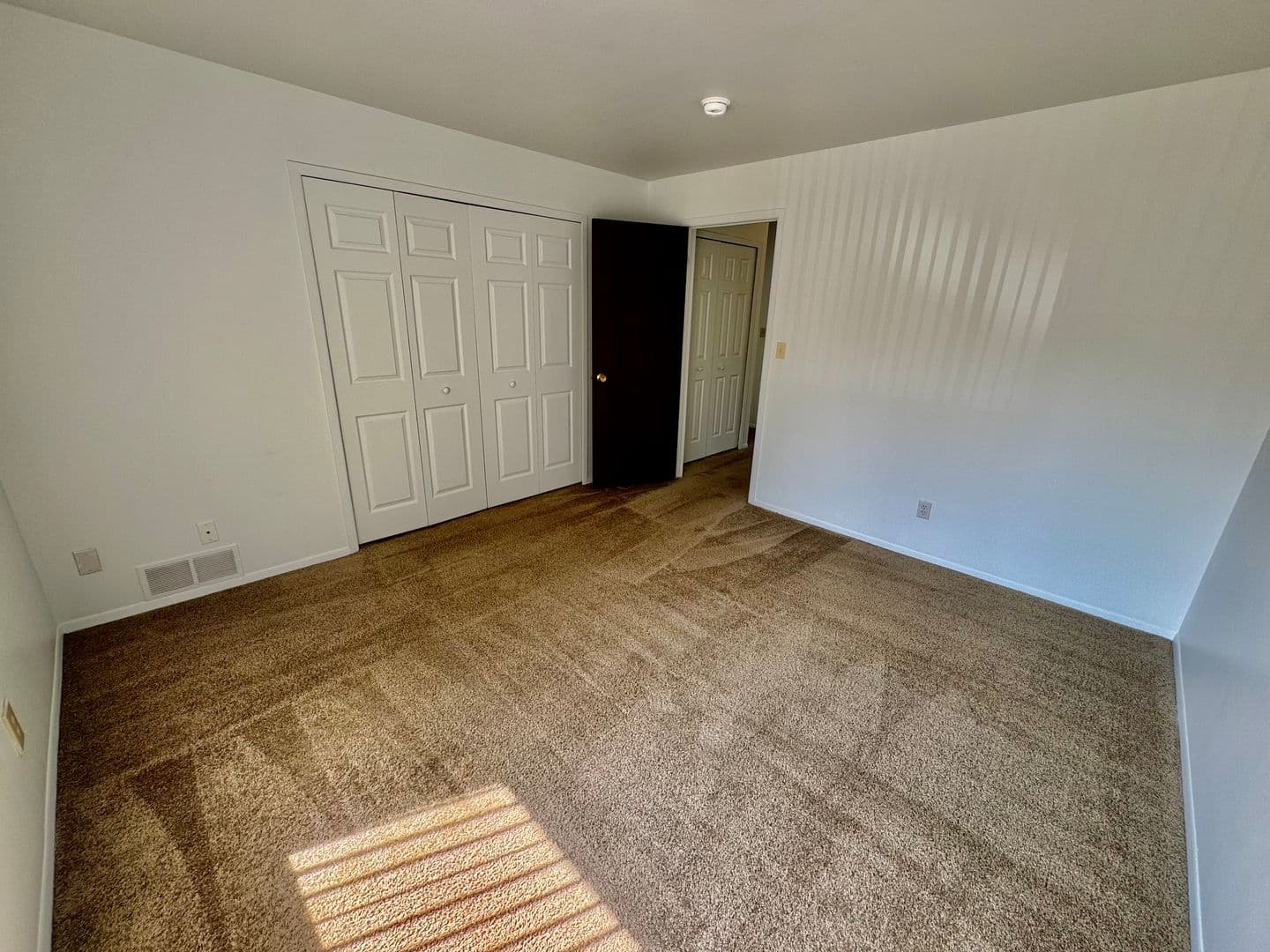 Brighton Apartment: 609 Flint Rd.