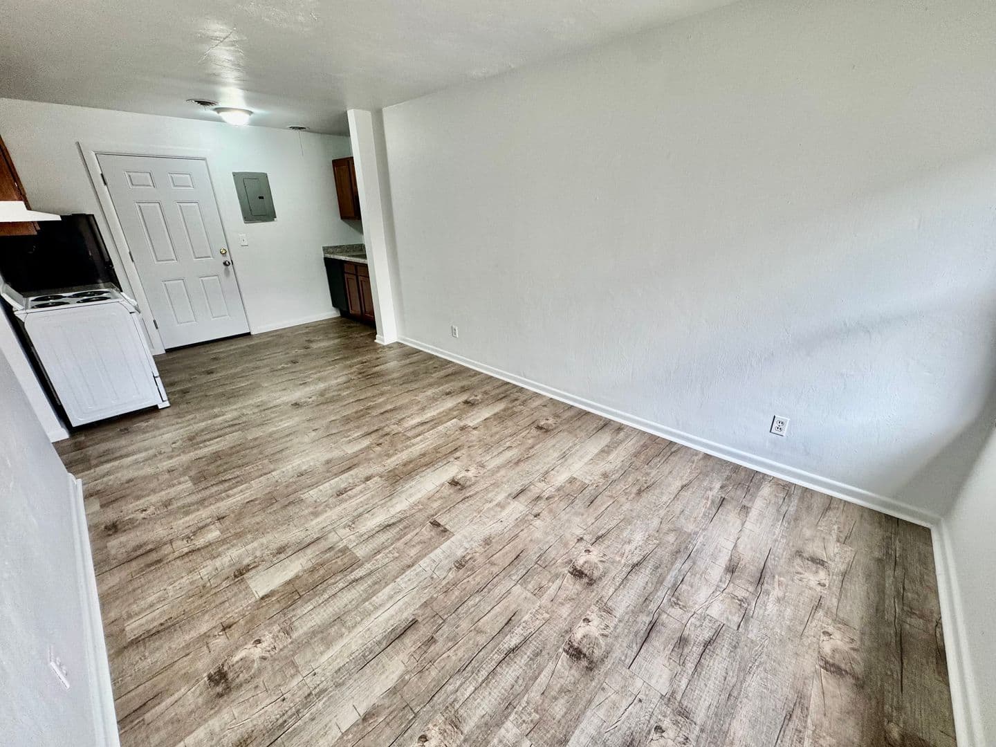Ypsilanti Apartment: 400 Perrin St.