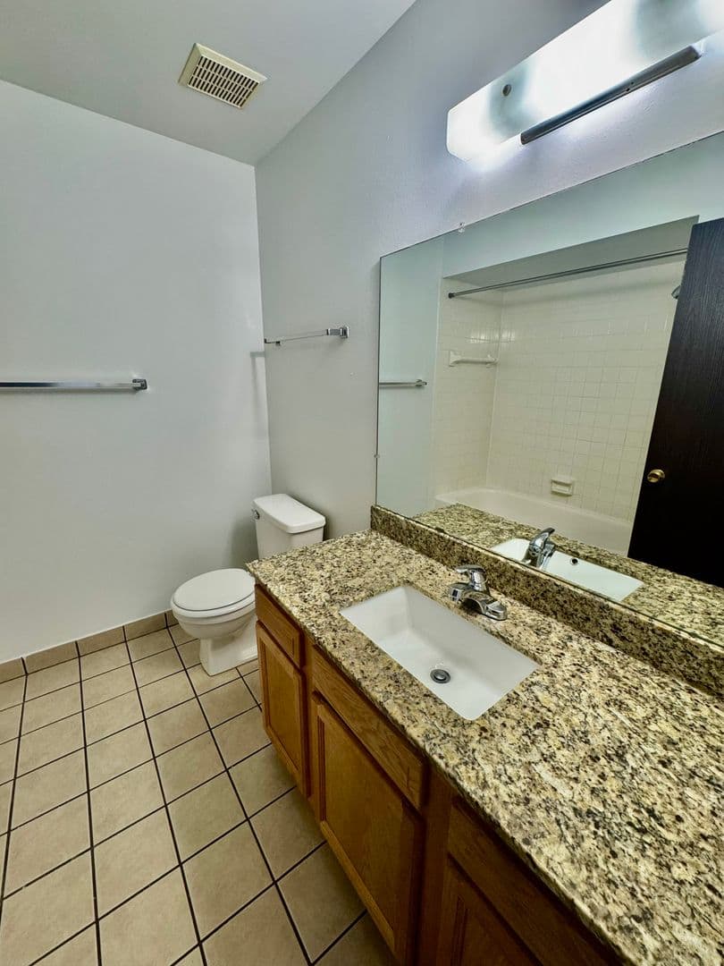 Brighton Apartment: 609 Flint Rd.