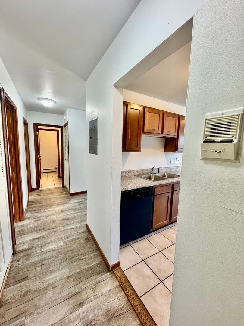 Ypsilanti Apartment: 2811 Golfside Dr