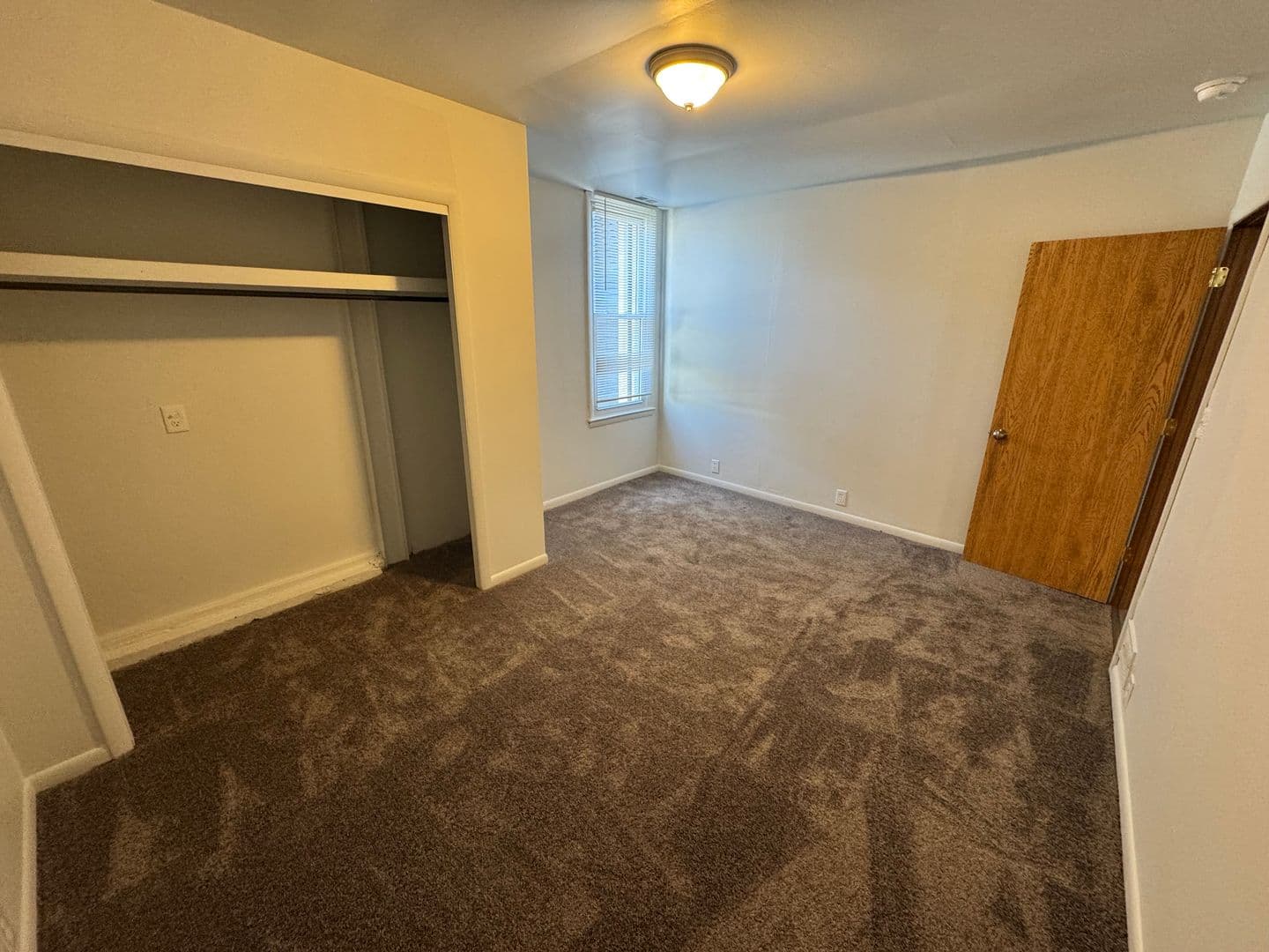 Ypsilanti Apartment: 400 Perrin St.