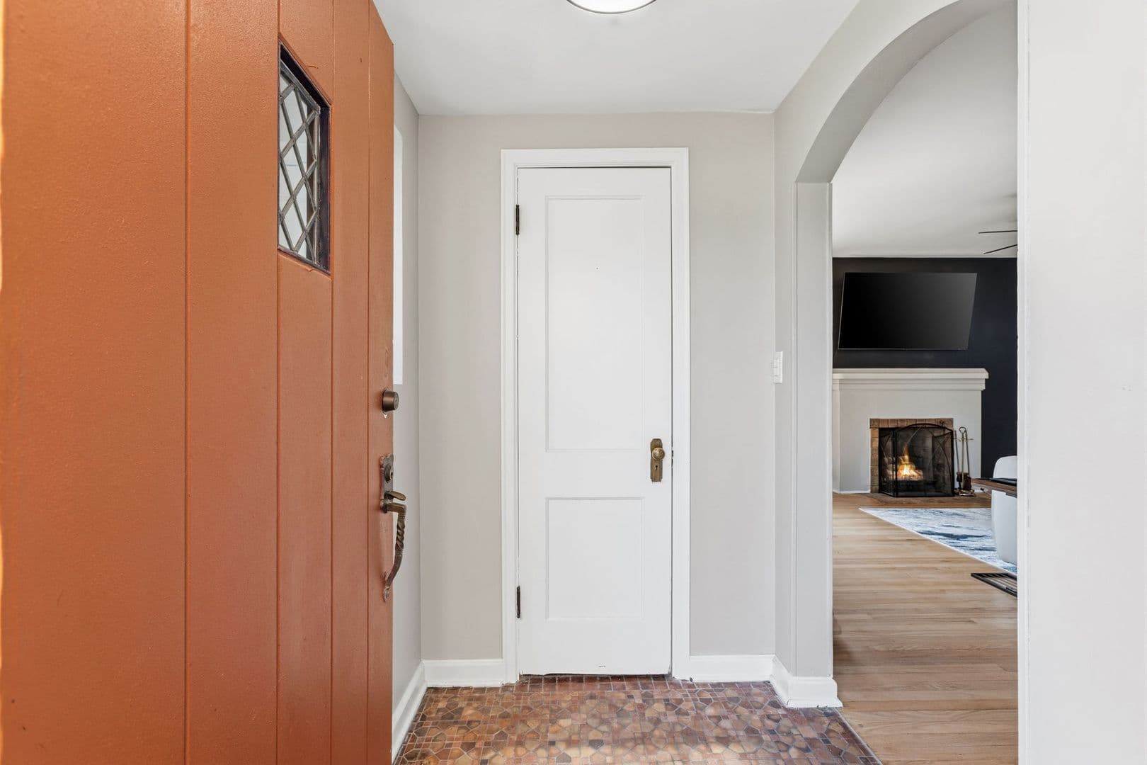 Omaha Apartment: 4901 Farnam Street - 4901 Farnam Street