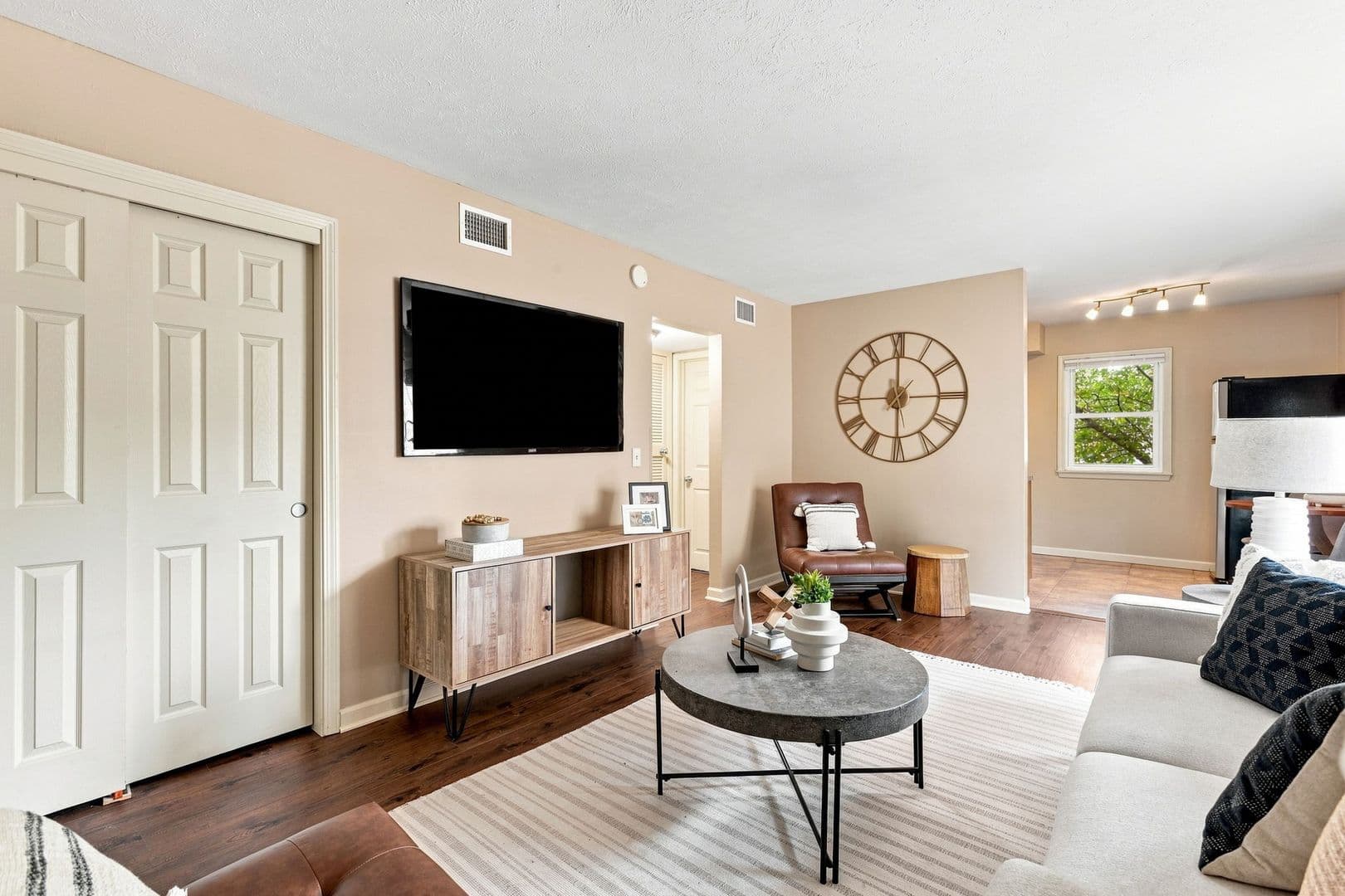 Omaha Apartment: 3325 California Street
