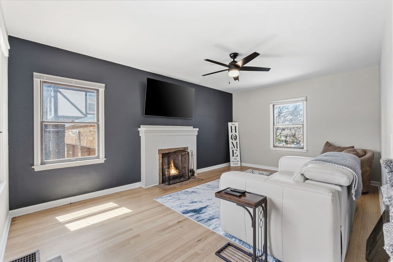 Omaha Apartment: 4901 Farnam Street - 4901 Farnam Street