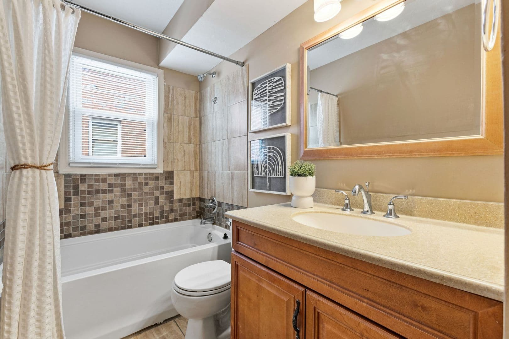 Omaha Apartment: 3325 California Street