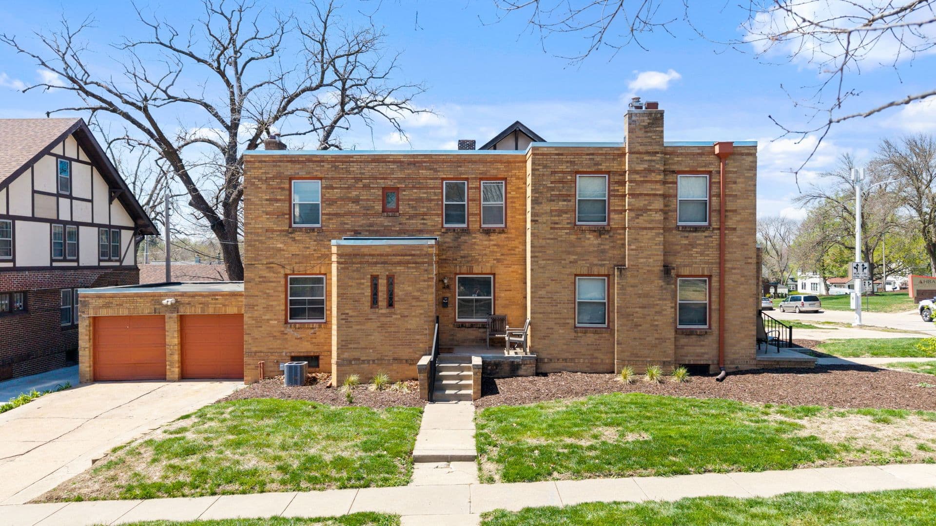 Omaha Apartment: 4901 Farnam Street - 4901 Farnam Street