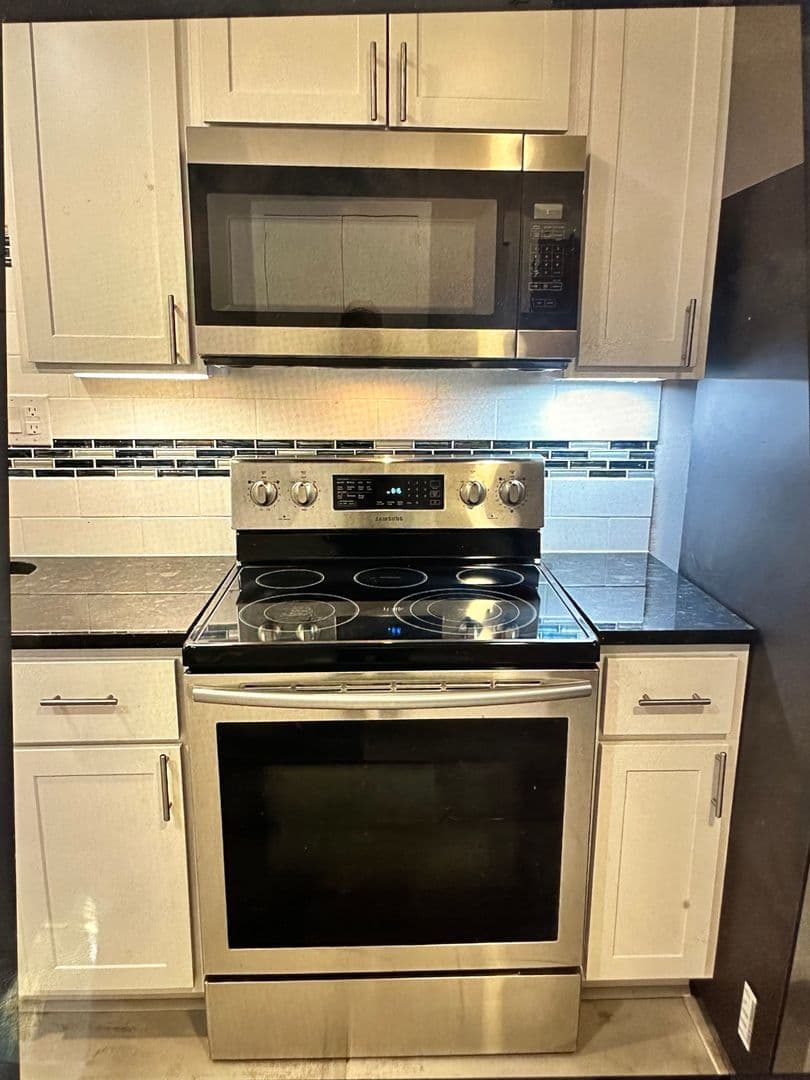 Columbus Apartment: 31-33 E. Blake Ave.