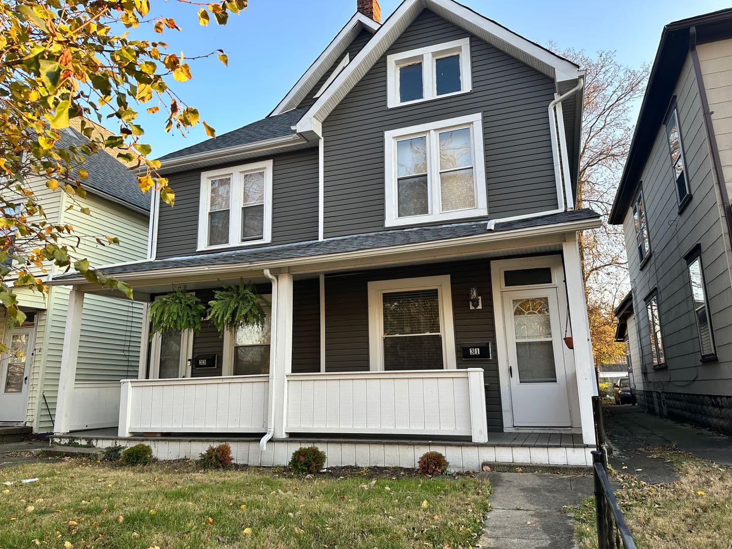 Columbus Apartment: 31-33 E. Blake Ave.