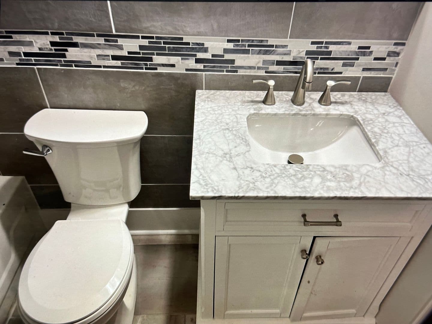 Columbus Apartment: 31-33 E. Blake Ave.