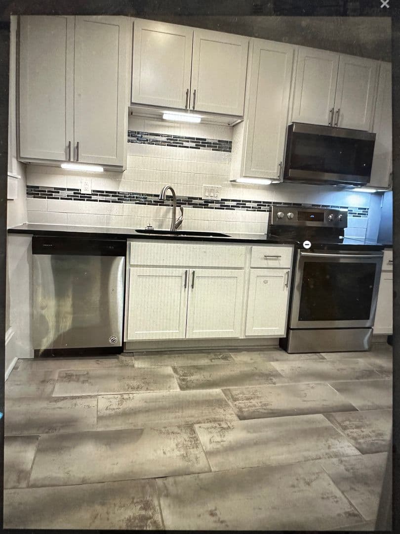 Columbus Apartment: 31-33 E. Blake Ave.