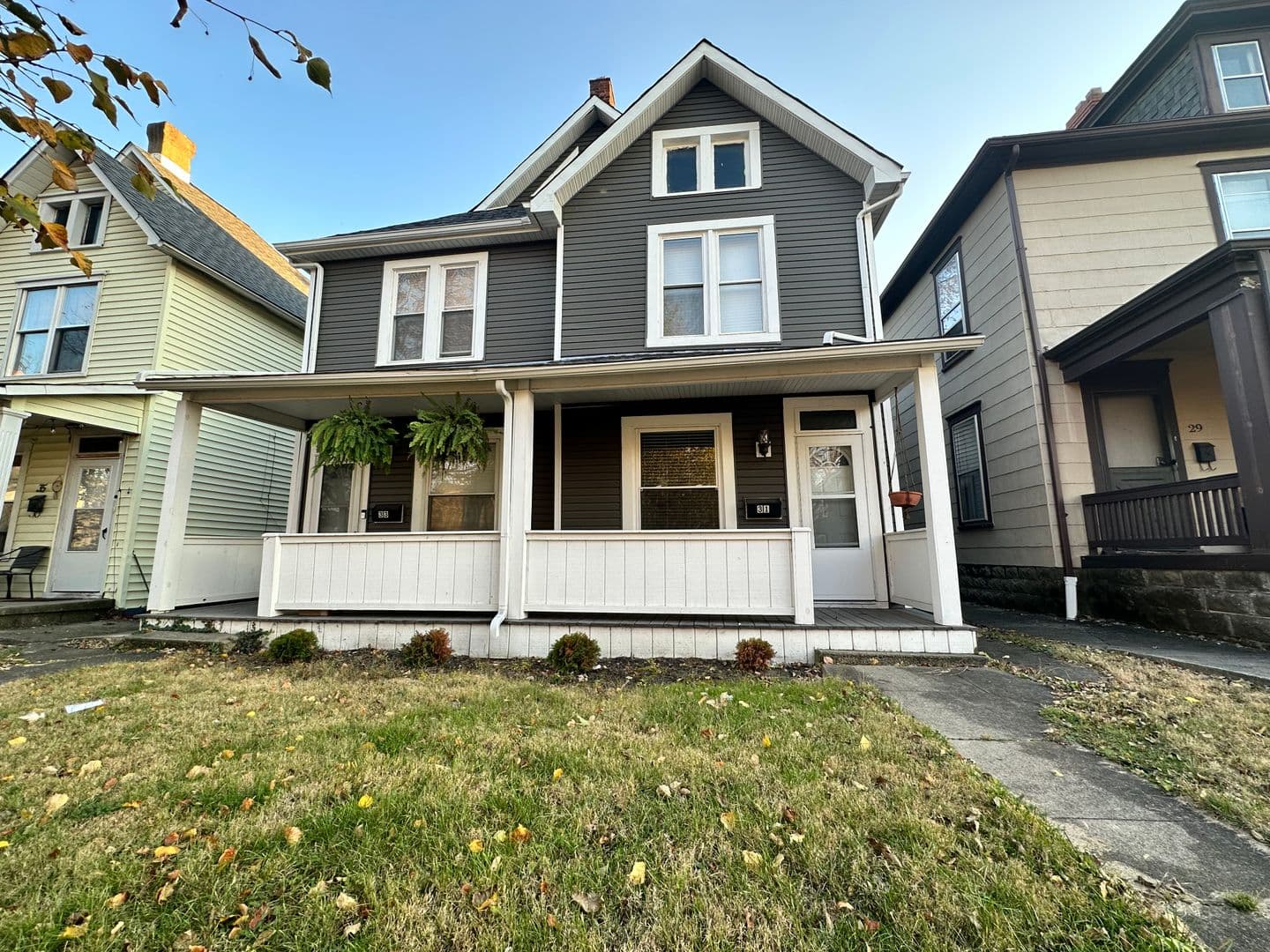 Columbus Apartment: 31-33 E. Blake Ave.