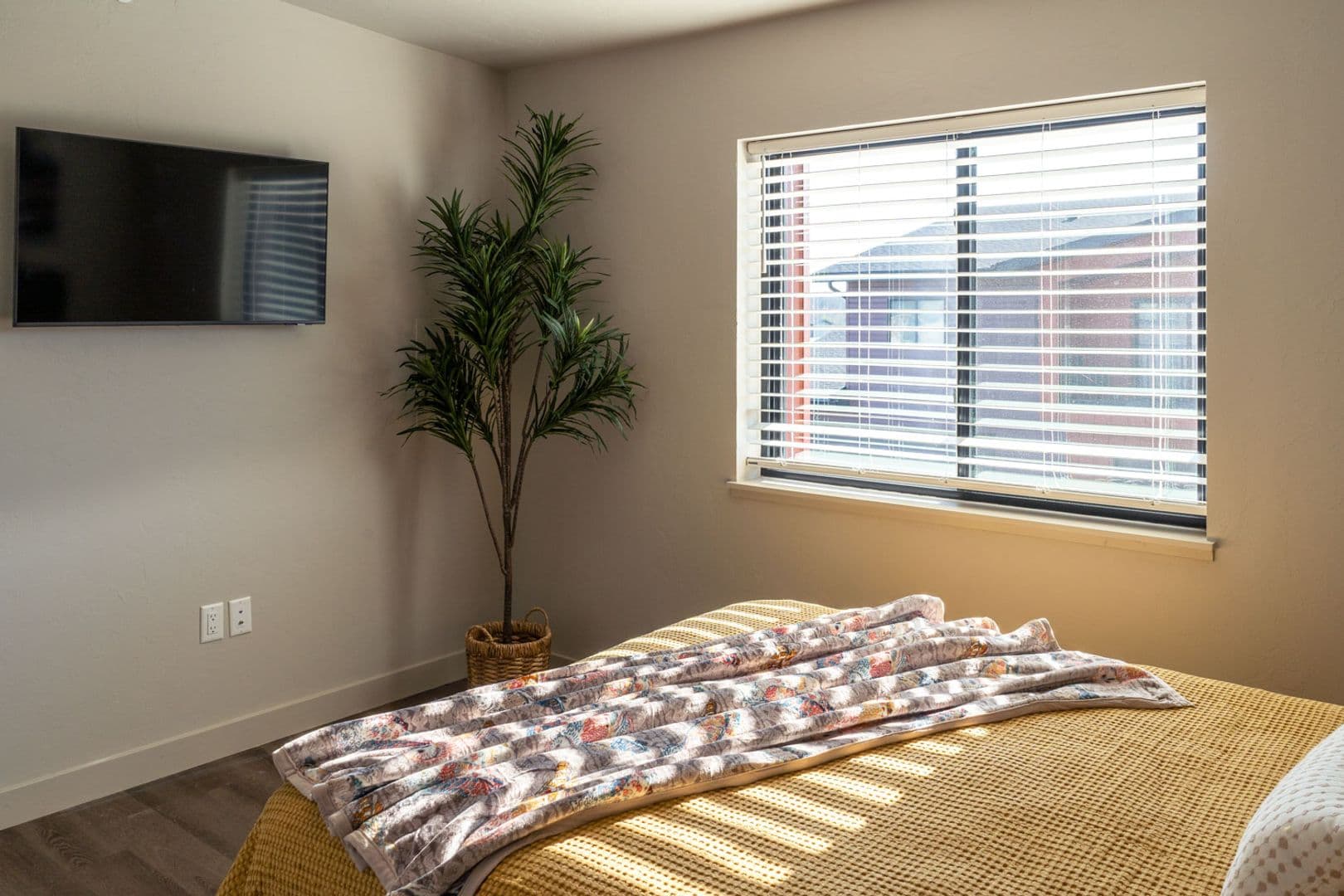 Oshkosh Apartment: 2609 Witzel Ave