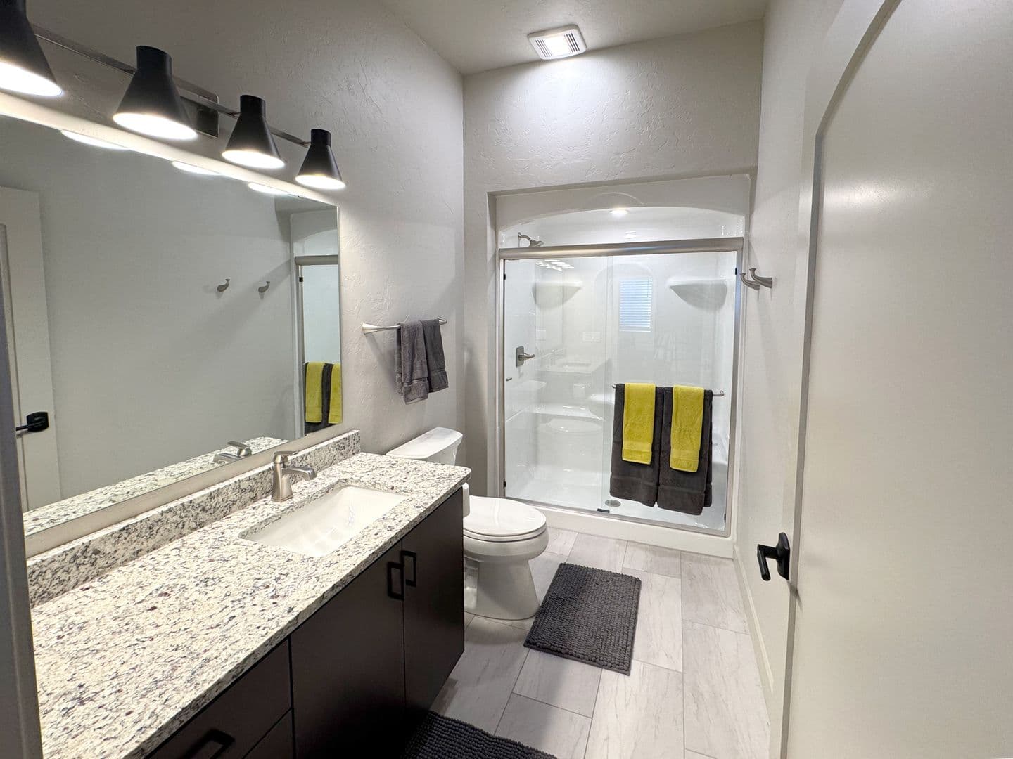 Oshkosh Apartment: 2609 Witzel Ave