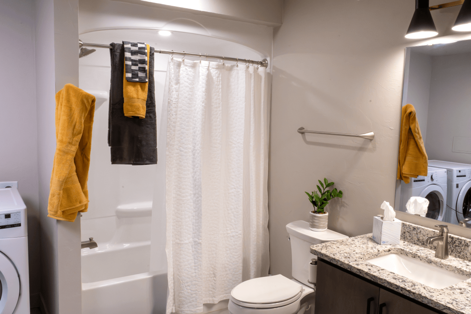 Oshkosh Apartment: 2609 Witzel Ave