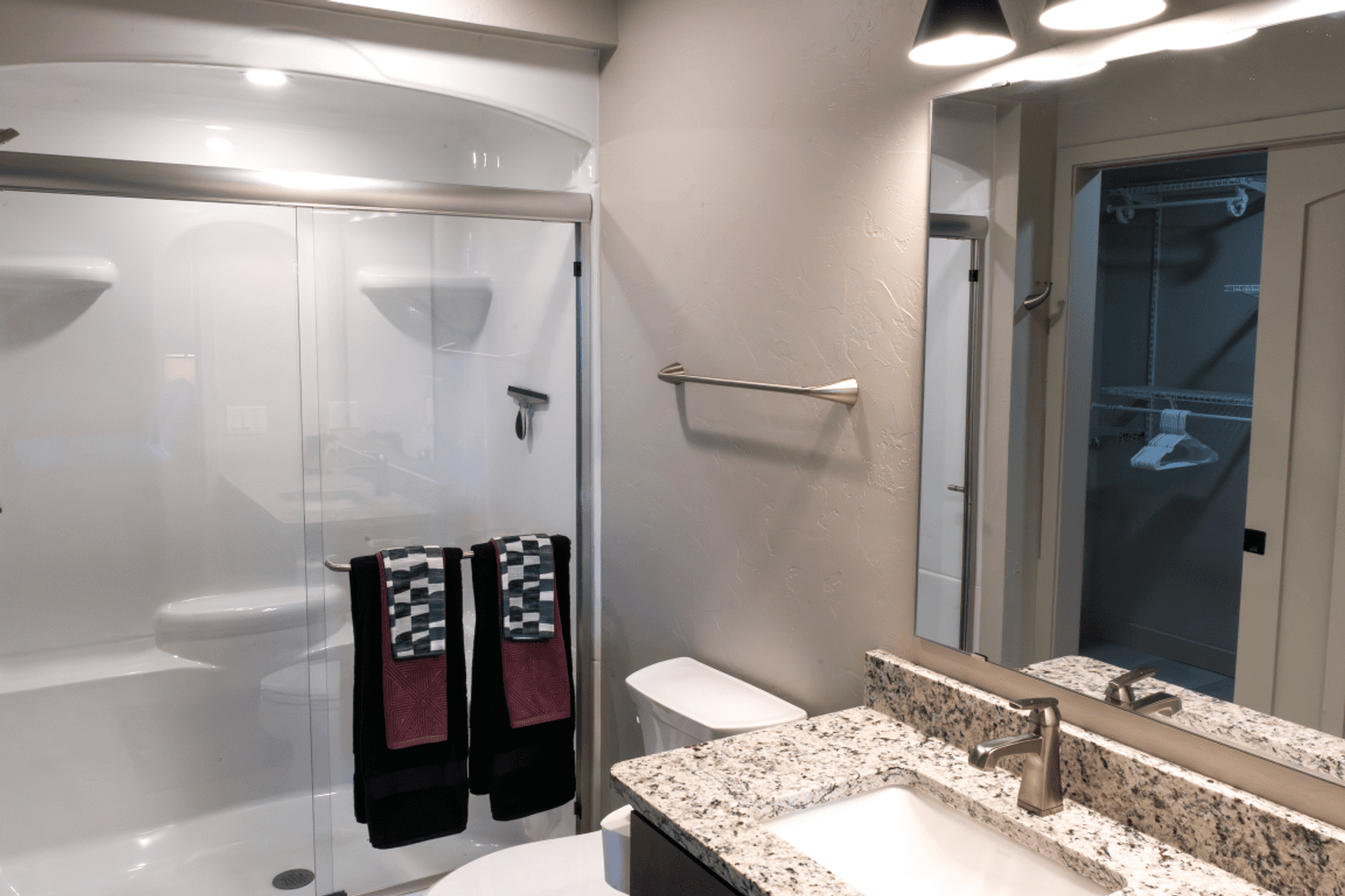 Oshkosh Apartment: 2609 Witzel Ave