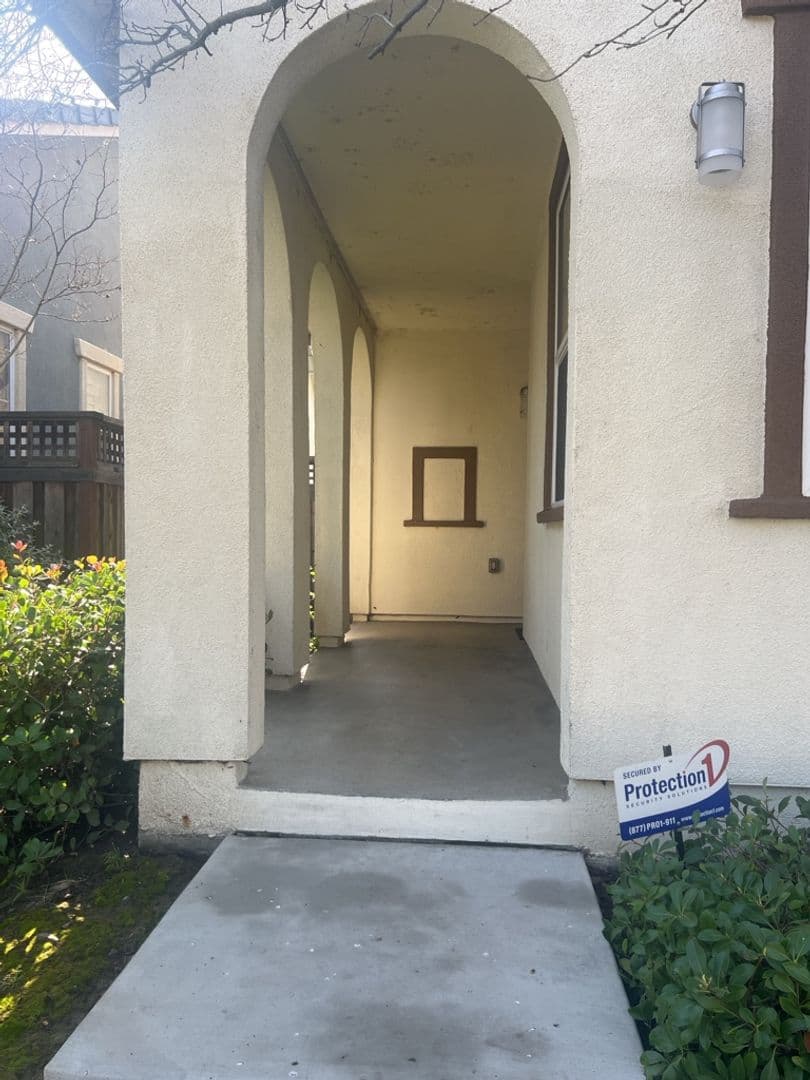 Lathrop House: 1064 Mariners Dr