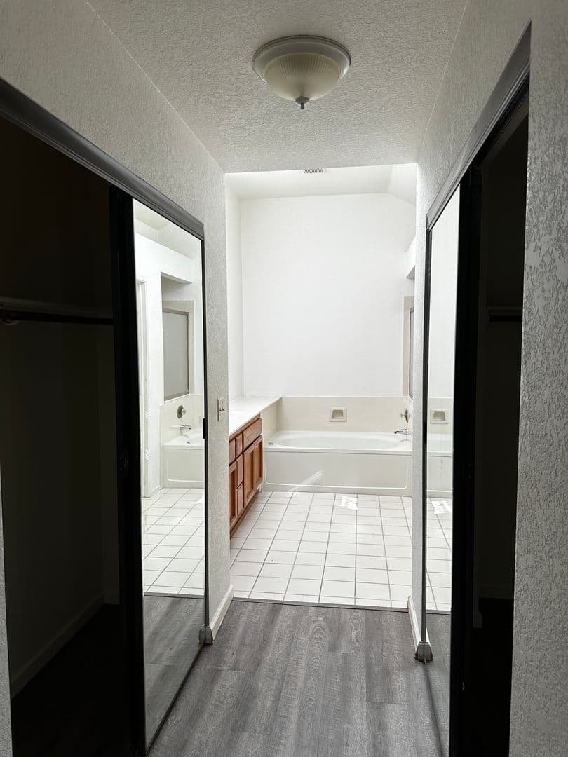 Tracy House: 1940 Cactus Street