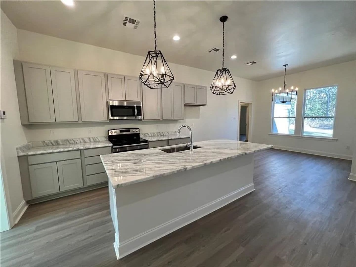 Covington House: 69206 4th Ave