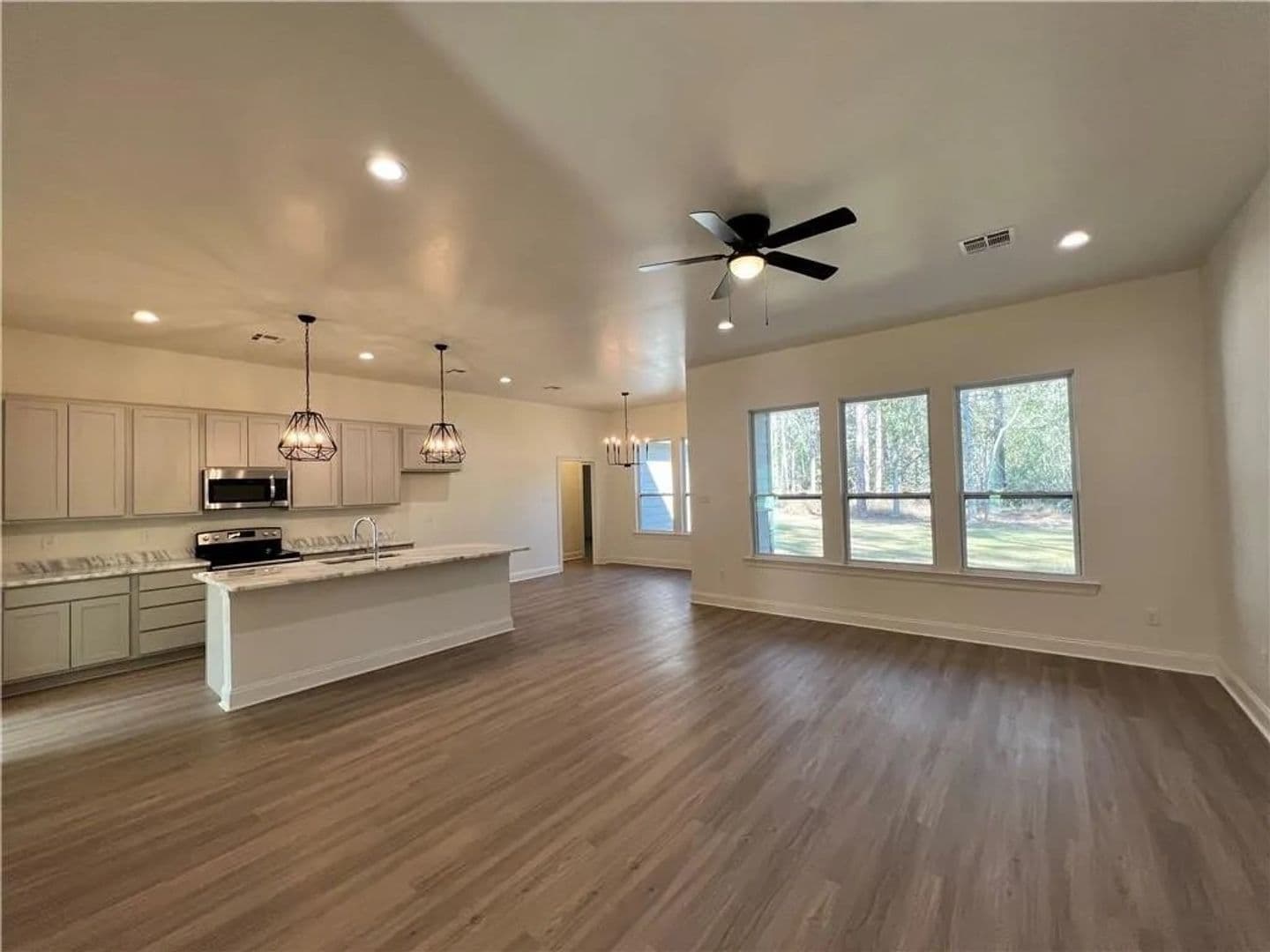 Covington House: 69206 4th Ave