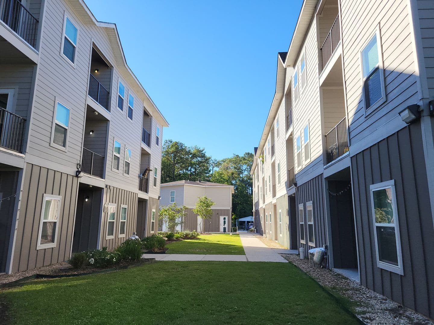 Mandeville Apartment: 4424 Highway 22