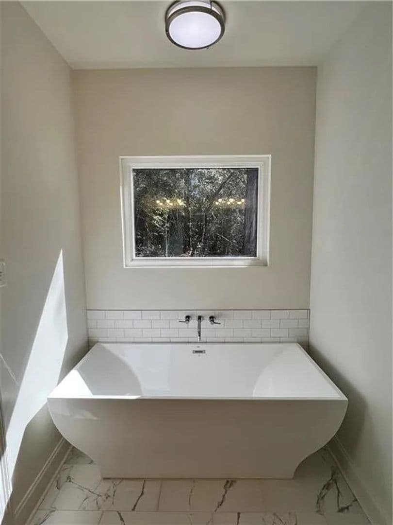 Covington House: 69206 4th Ave