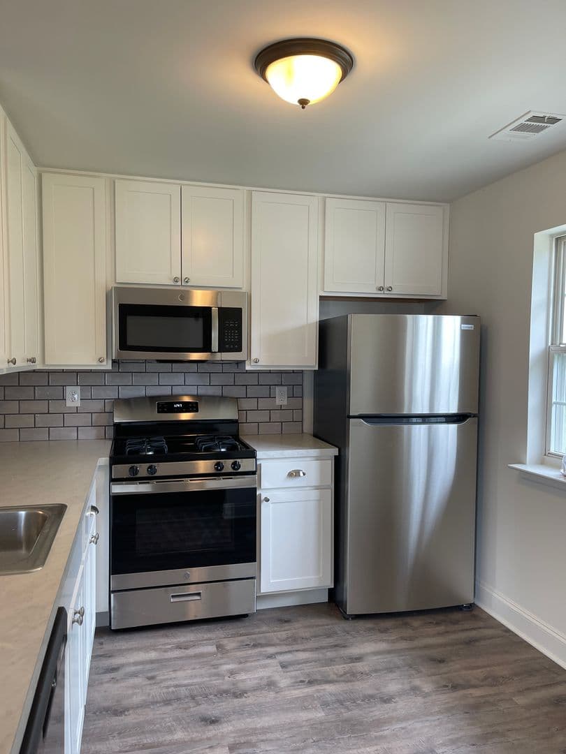 Woodbridge, Apartment: 609 Duke Drive