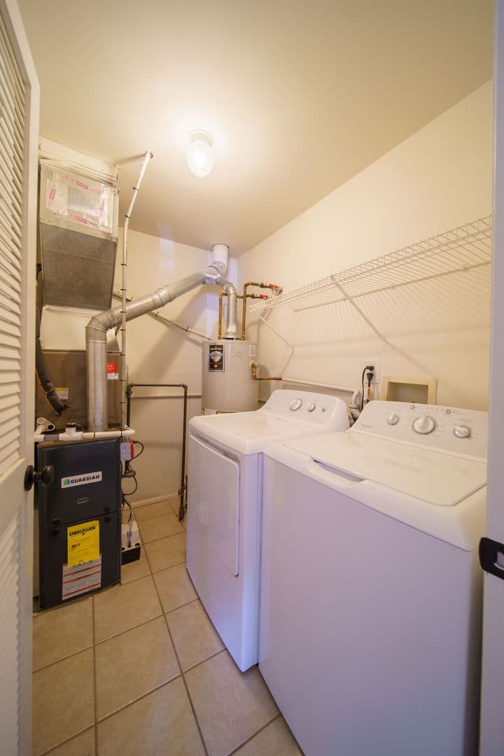 Woodbridge, Apartment: 609 Duke Drive