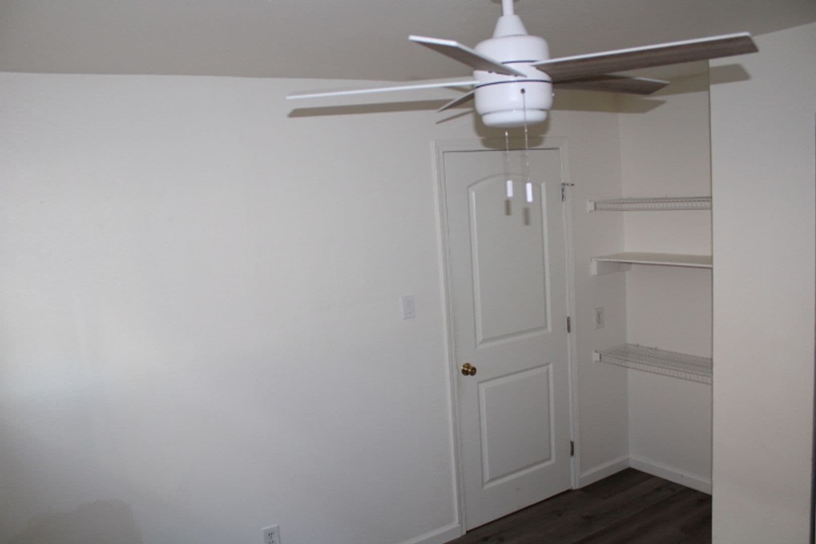 RODEO Apartment: 527 VAQUEROS AVE