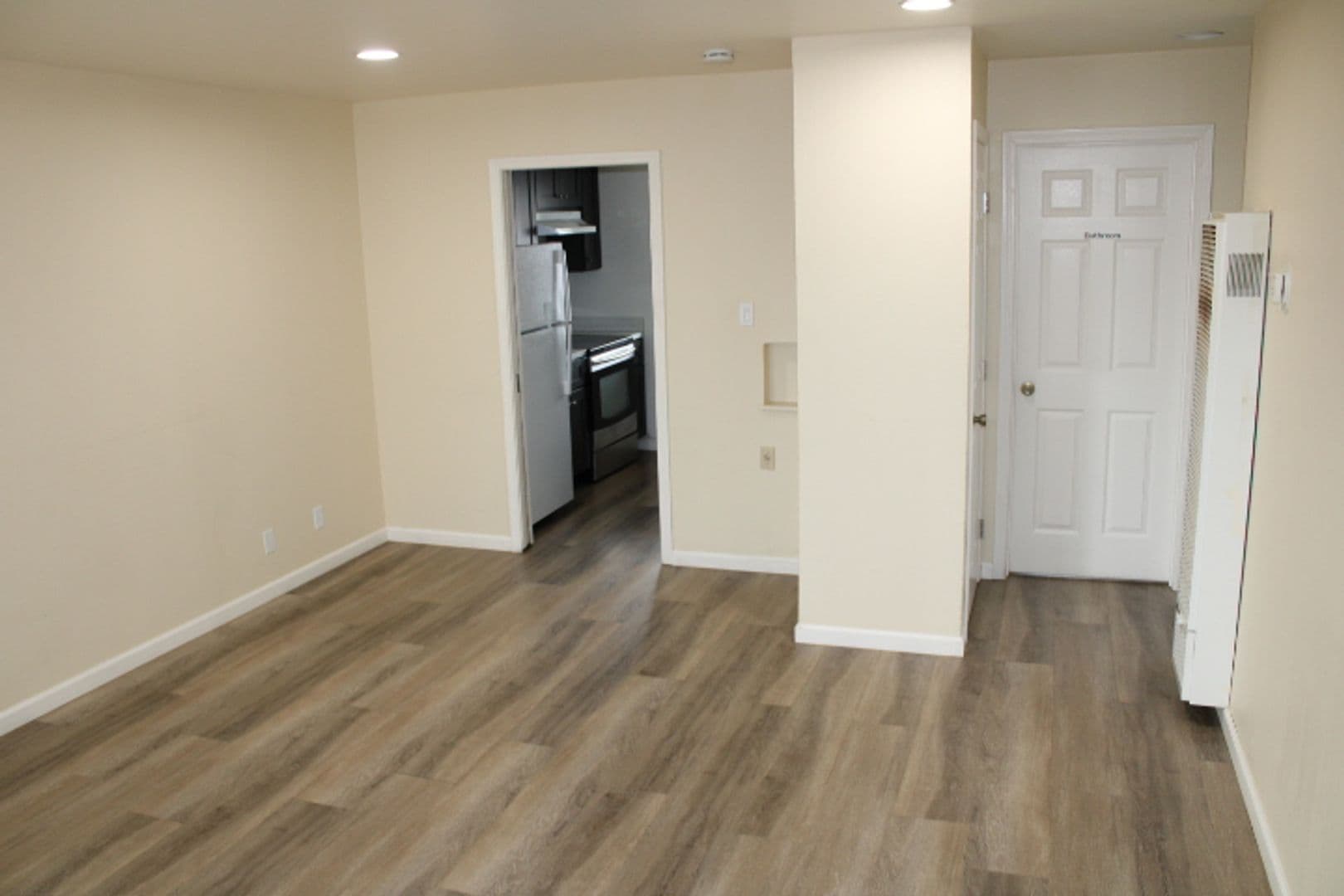 RICHMOND House: 4216 NEVIN AVE