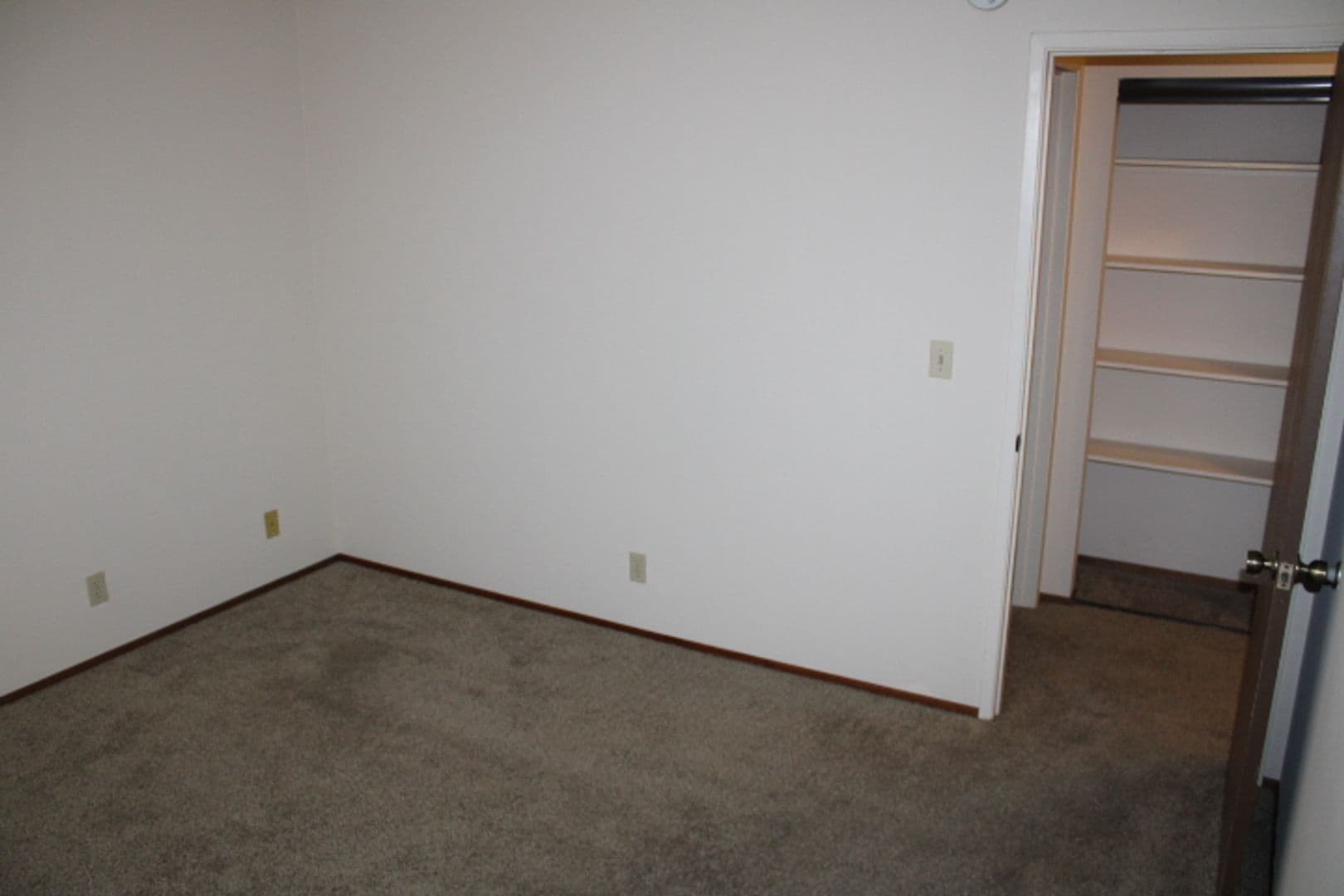 RICHMOND Apartment: *5619 MADISON AVE