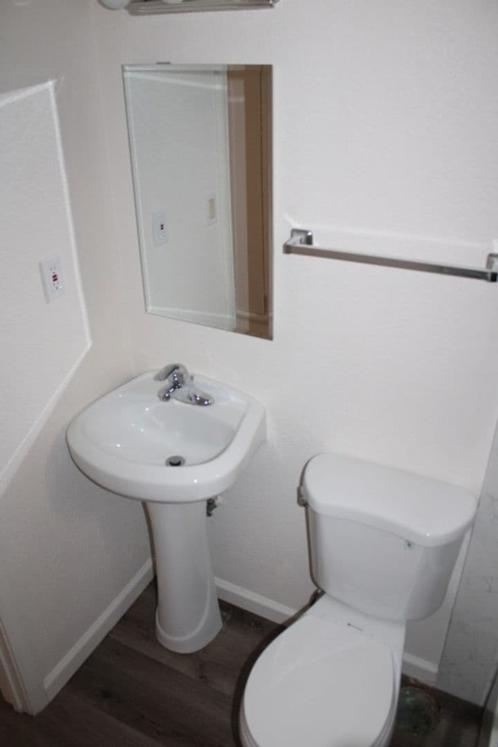RODEO Apartment: 527 VAQUEROS AVE