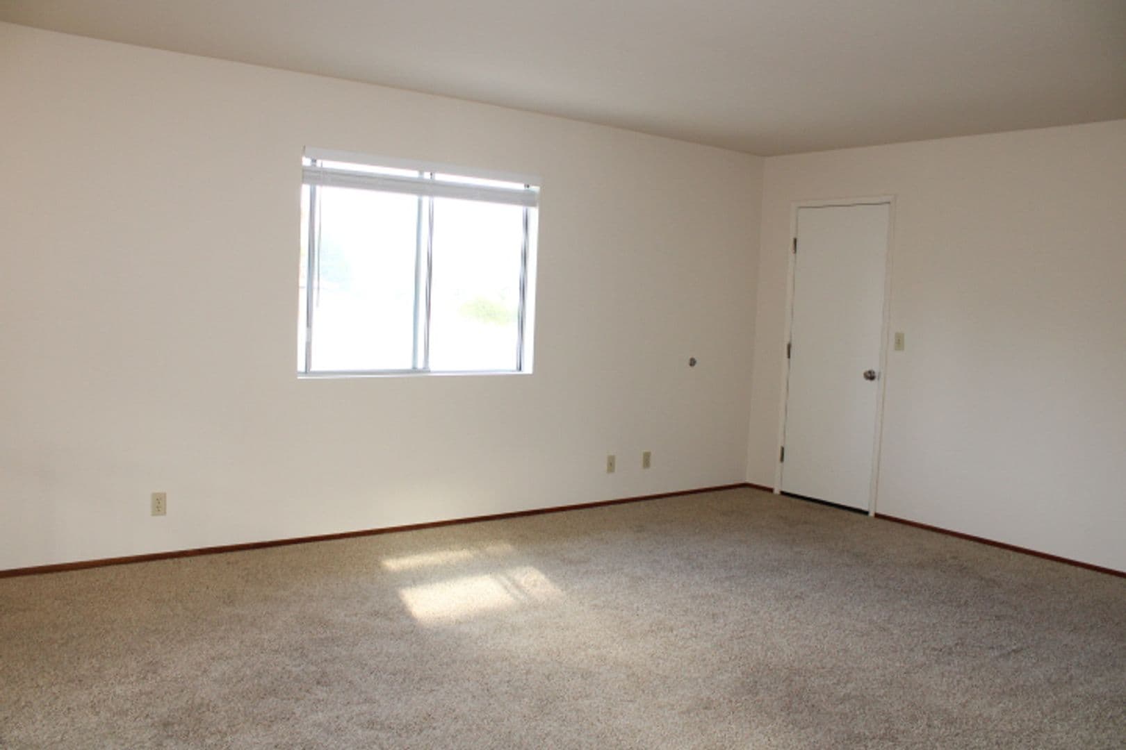 RICHMOND Apartment: *5619 MADISON AVE