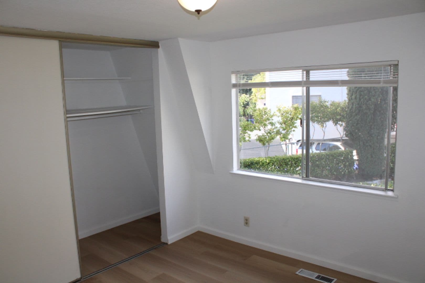 EL SOBRANTE Apartment: 4811 APPIAN WAY