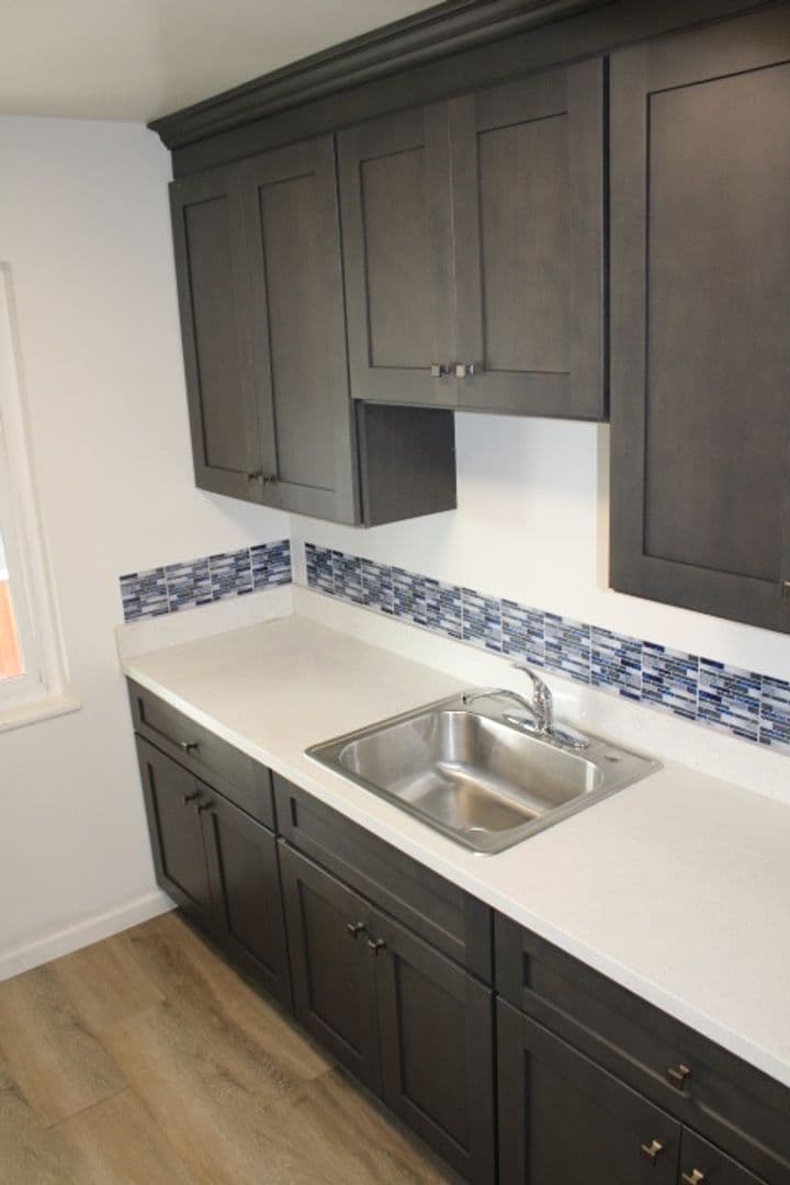 RICHMOND House: 4216 NEVIN AVE