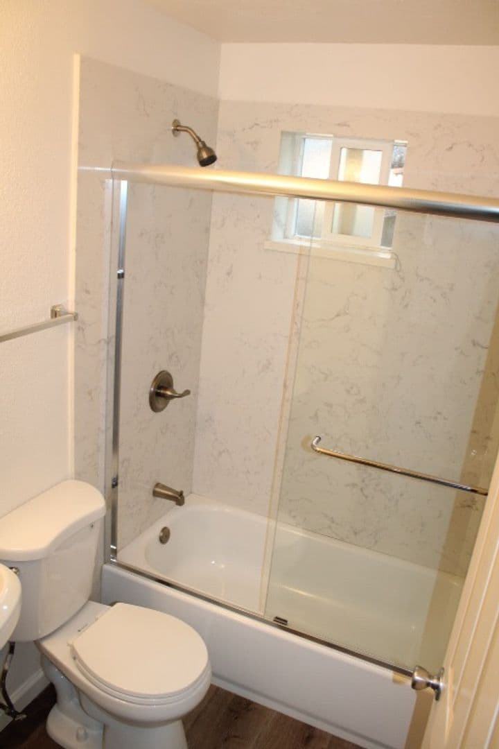 RODEO Apartment: 527 VAQUEROS AVE