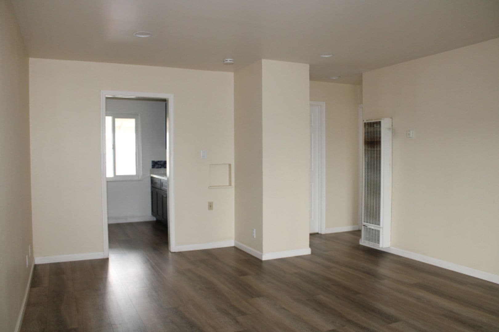 RICHMOND House: 4216 NEVIN AVE