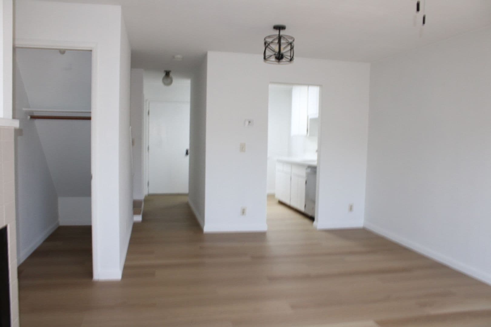 EL SOBRANTE Apartment: 4811 APPIAN WAY