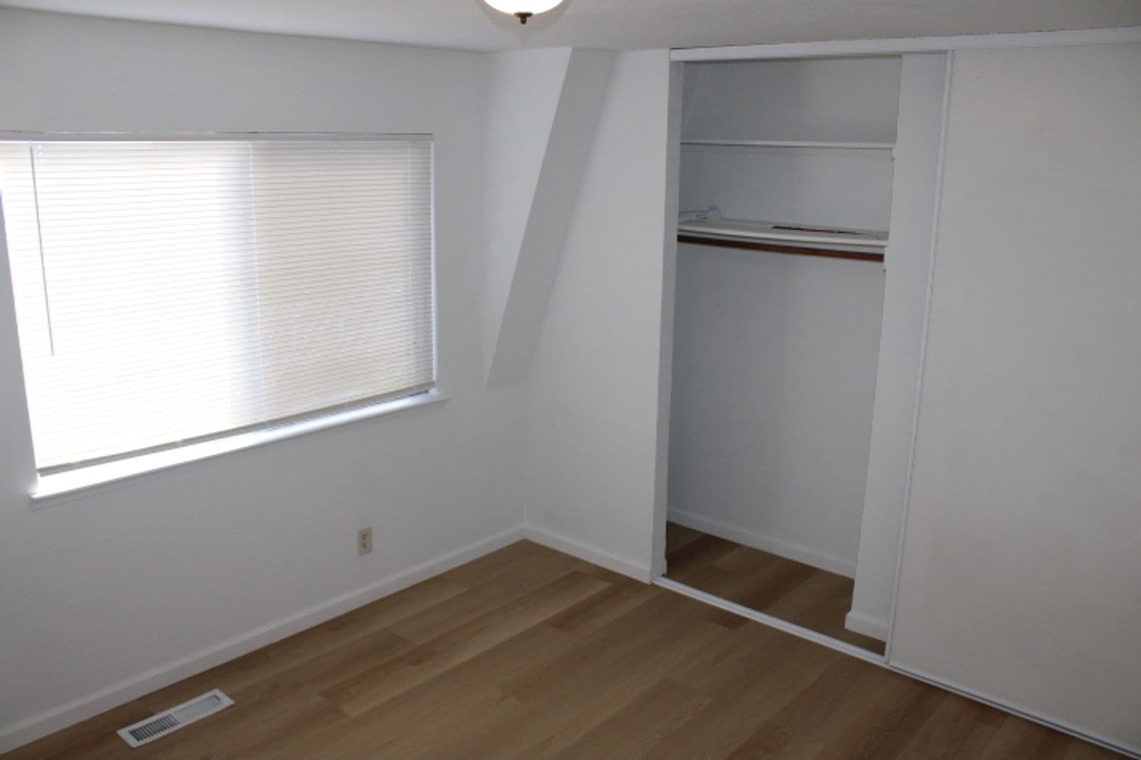 EL SOBRANTE Apartment: 4811 APPIAN WAY
