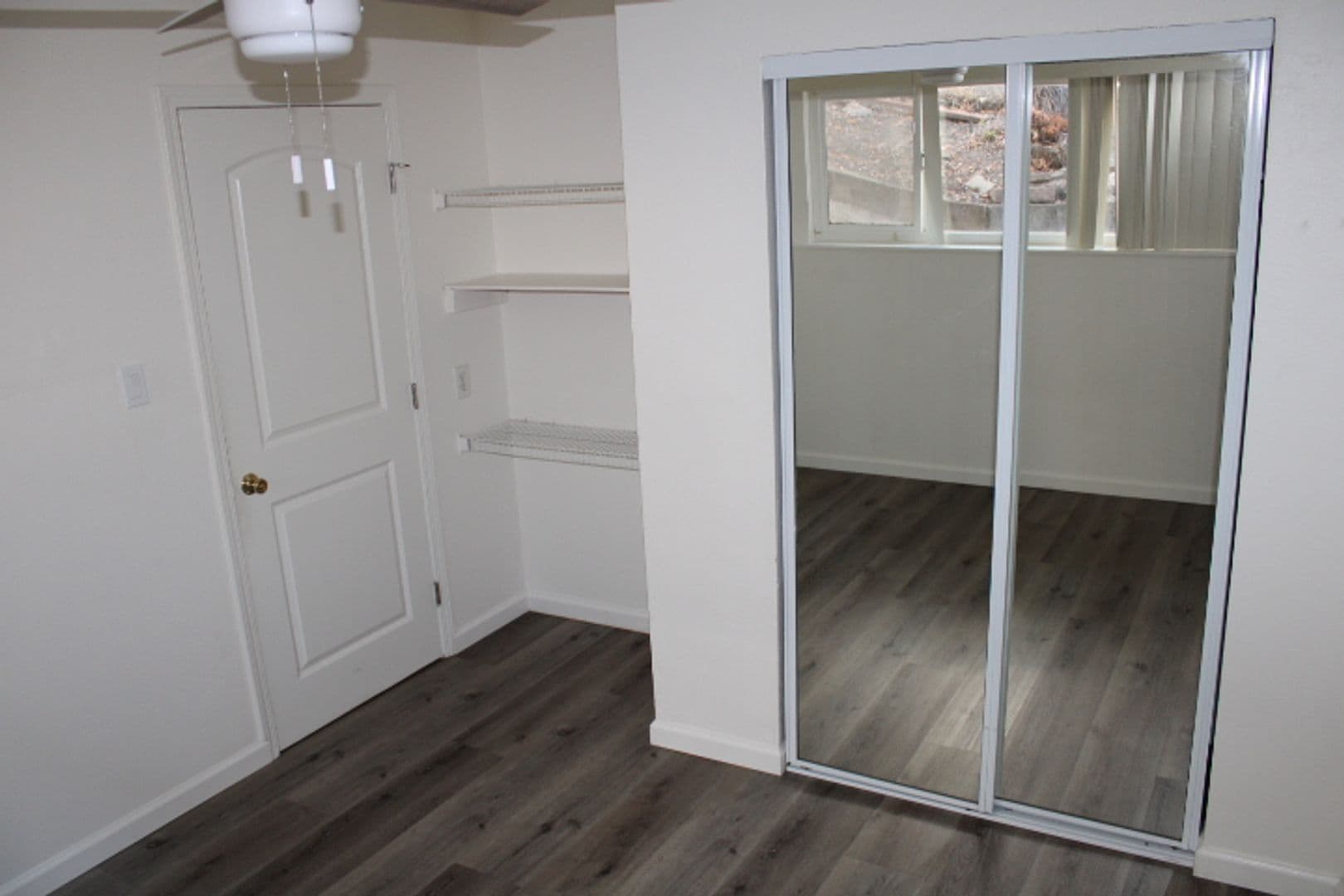 RODEO Apartment: 527 VAQUEROS AVE