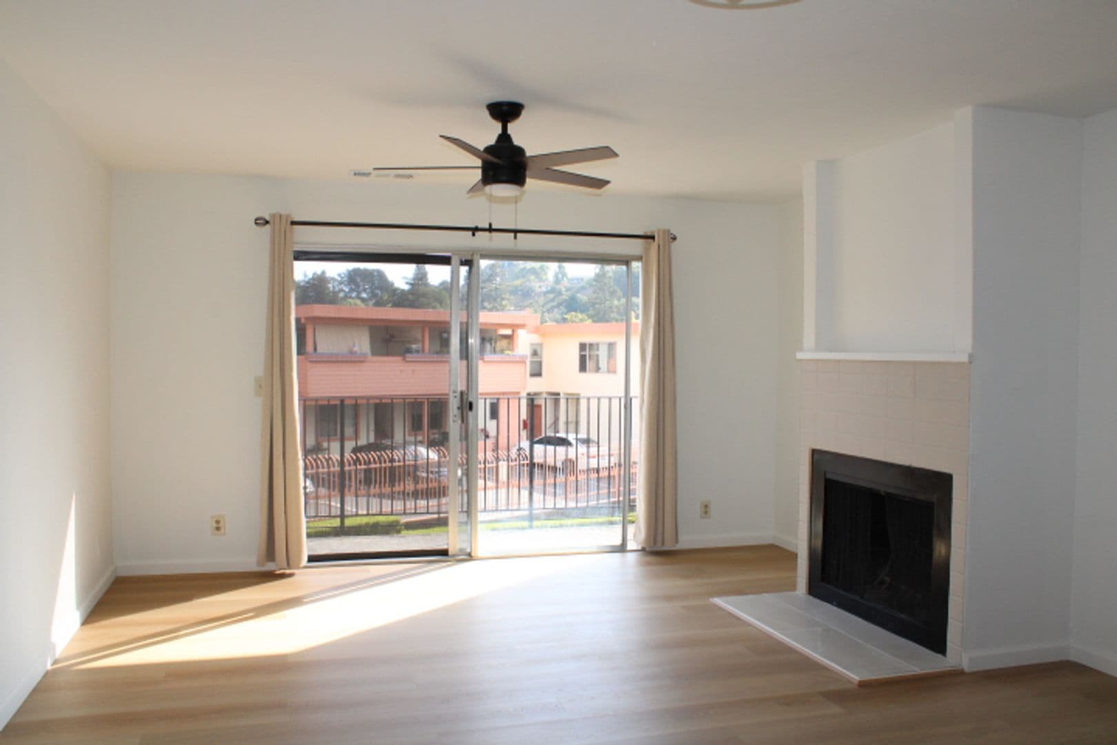 EL SOBRANTE Apartment: 4811 APPIAN WAY