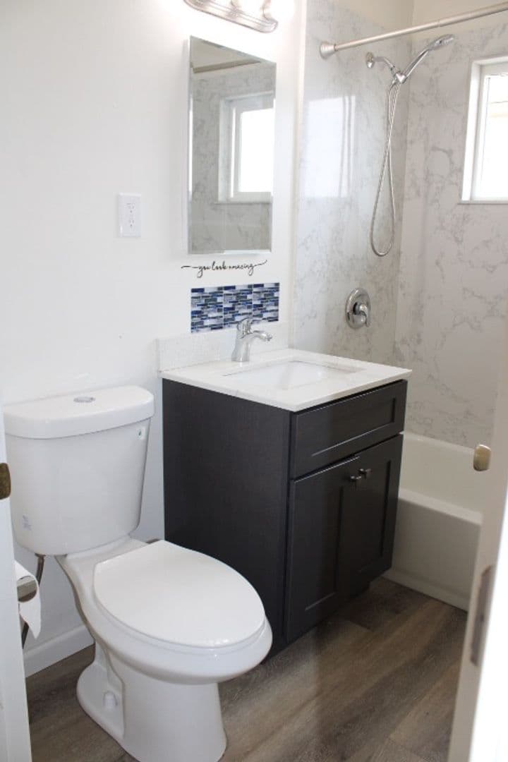 RICHMOND House: 4216 NEVIN AVE
