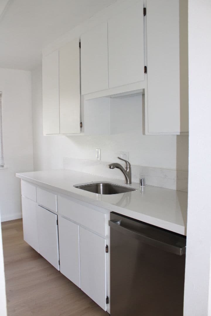 EL SOBRANTE Apartment: 4811 APPIAN WAY