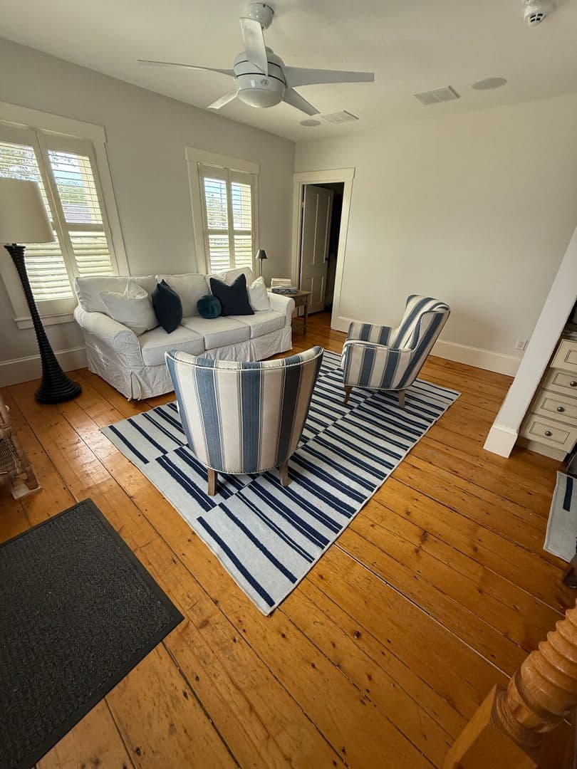 Dennis Port Apartment: 8 South Street