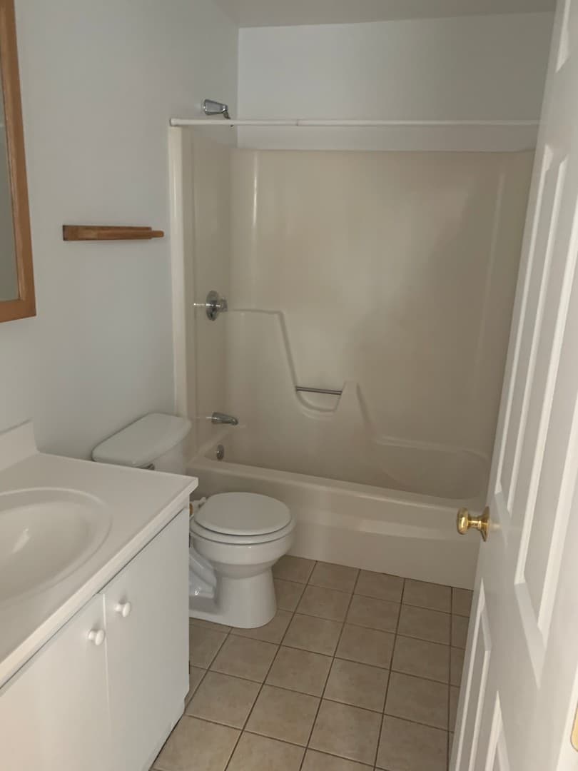 Sagamore Beach Apartment: 23 Canal Street