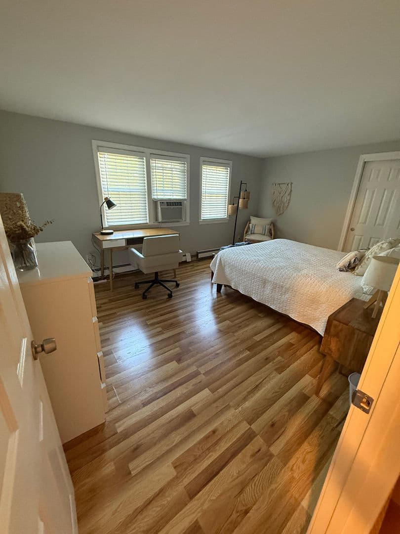 South Yarmouth Apartment: 8-10 Pawkannawkut Drive