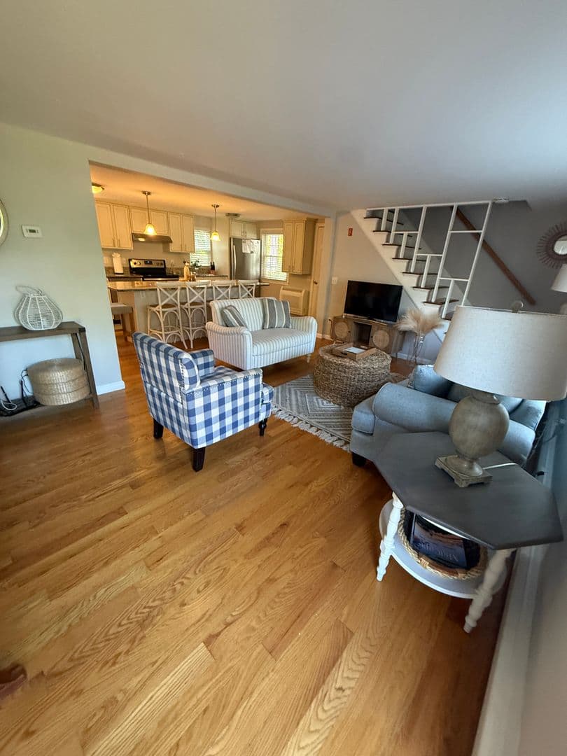 South Yarmouth Apartment: 8-10 Pawkannawkut Drive