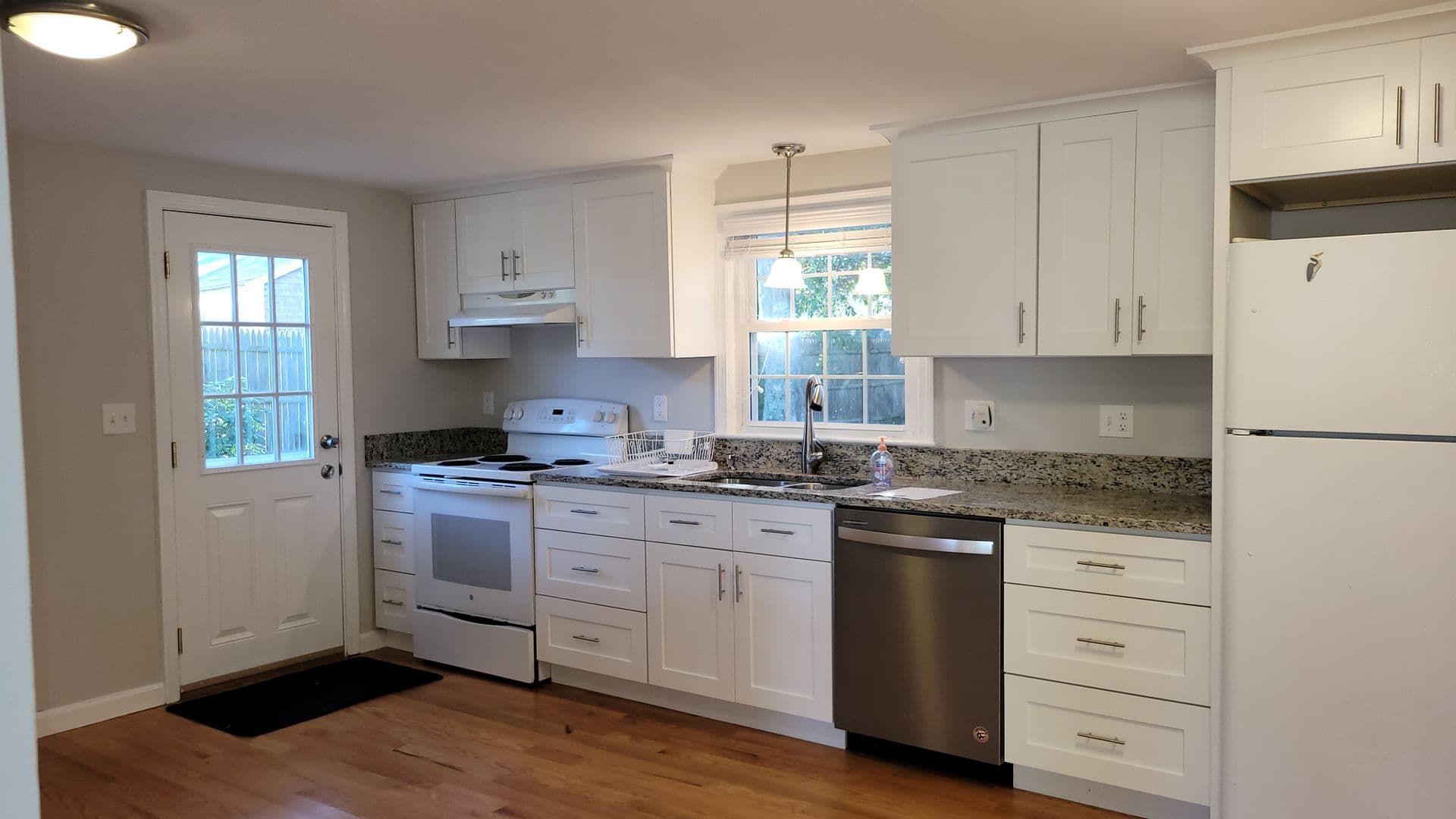 South Yarmouth Apartment: 8-10 Pawkannawkut Drive