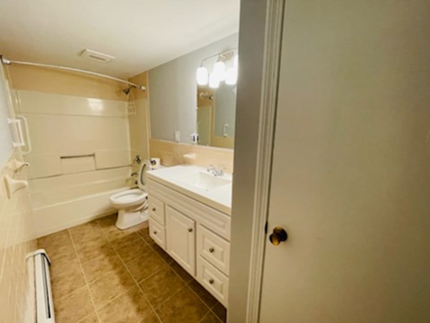South Yarmouth Apartment: 8-10 Pawkannawkut Drive