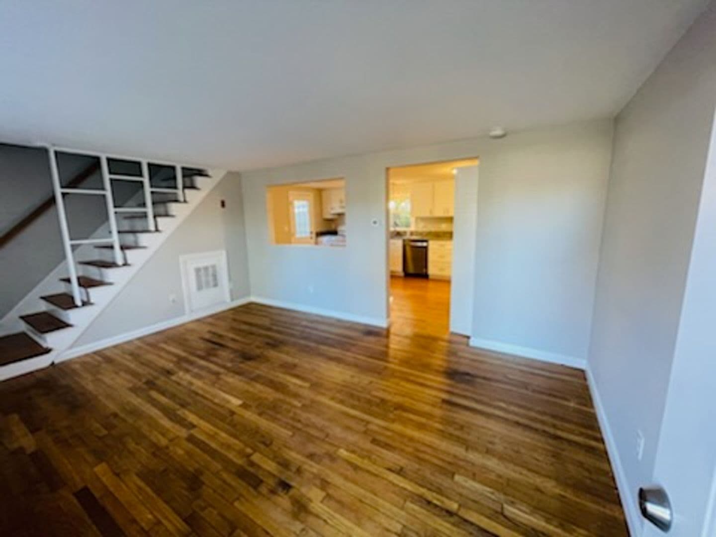 South Yarmouth Apartment: 8-10 Pawkannawkut Drive